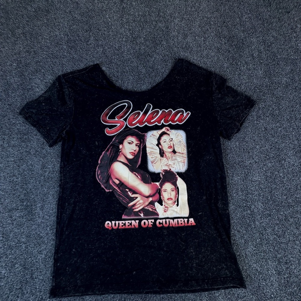 Selena Queen Of Cumbia T-Shirt Women Small Black Acid Wash Graphic Cotton Casual